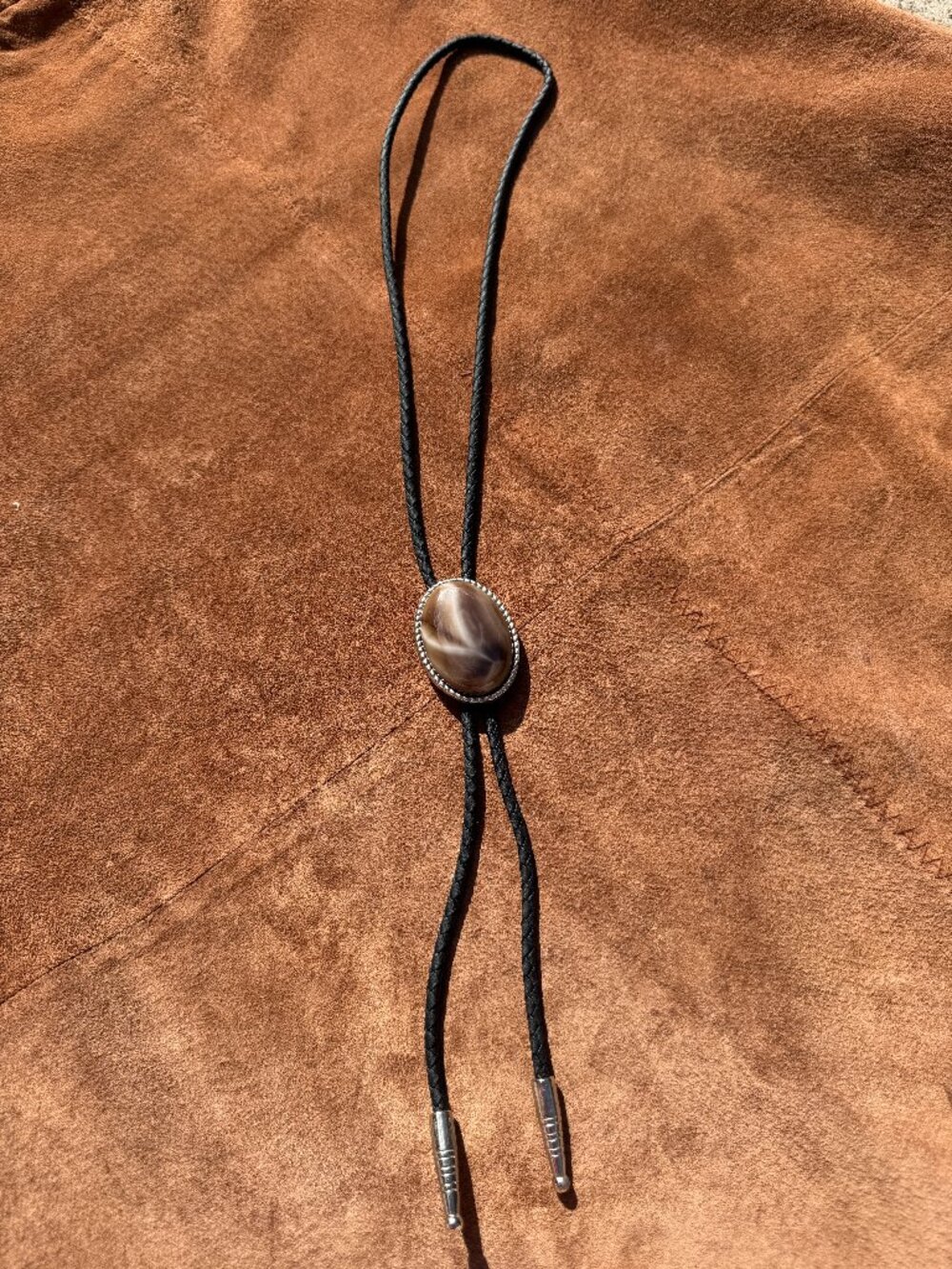 Vintage Western Bolo Tie Brown Cream Banded Stone Silver Tone Rope Border NFR
